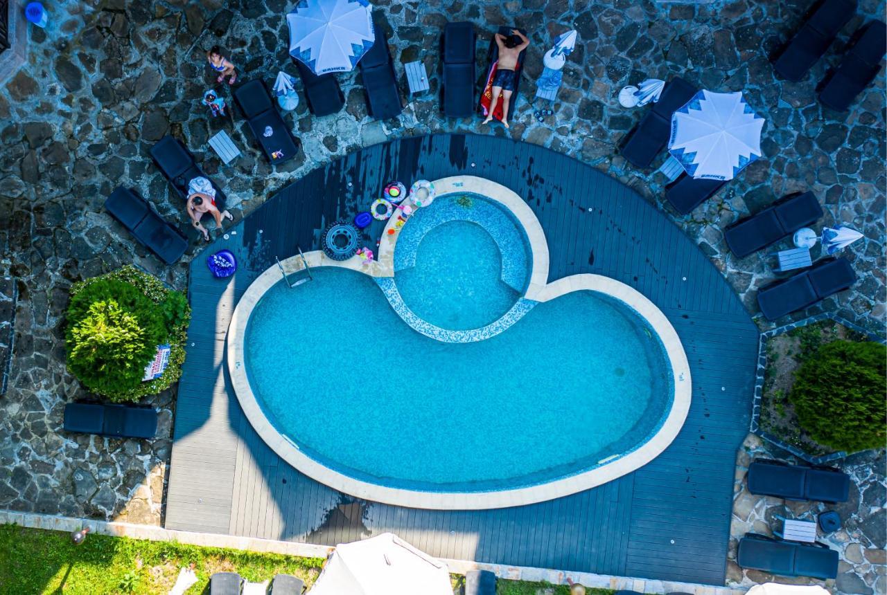 Galaxy Hotel 奇夫利克 外观 照片