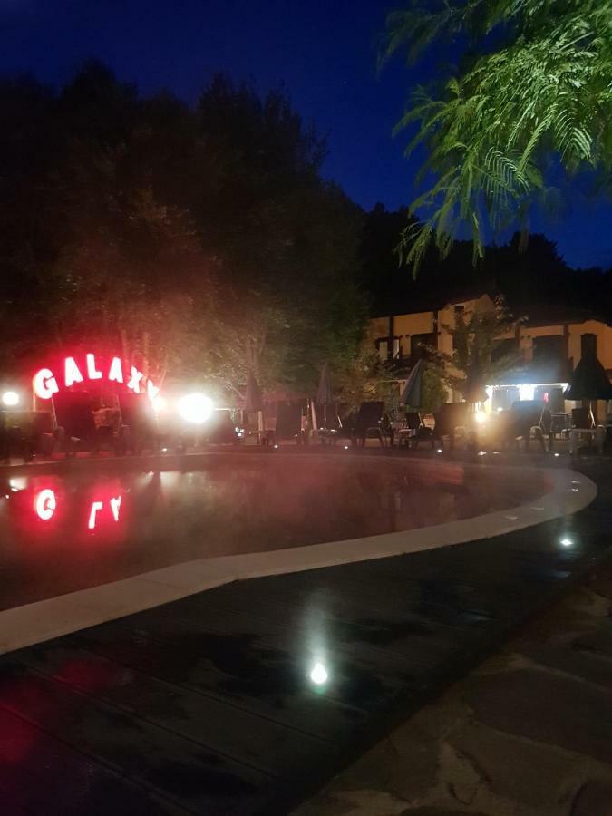 Galaxy Hotel 奇夫利克 外观 照片